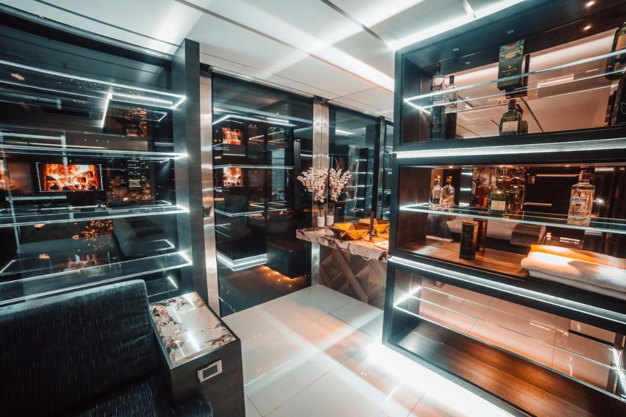 1Million Luxury Suites Medellín Exteriör bild