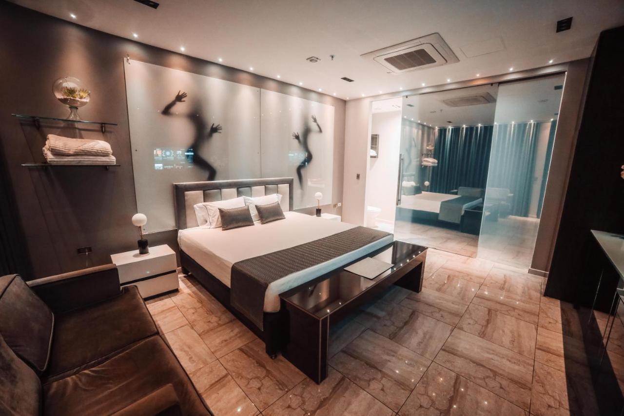 1Million Luxury Suites Medellín Exteriör bild
