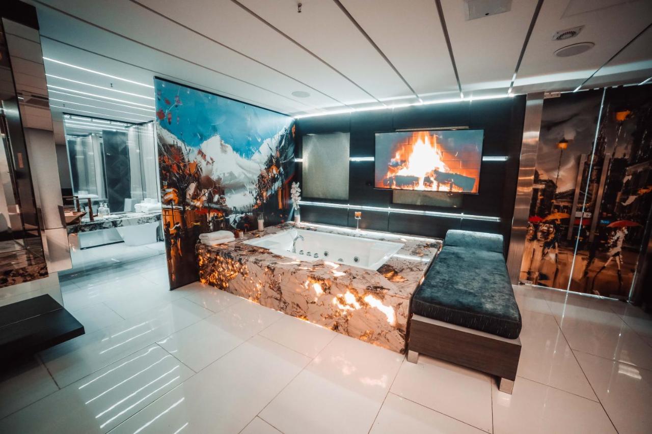 1Million Luxury Suites Medellín Exteriör bild