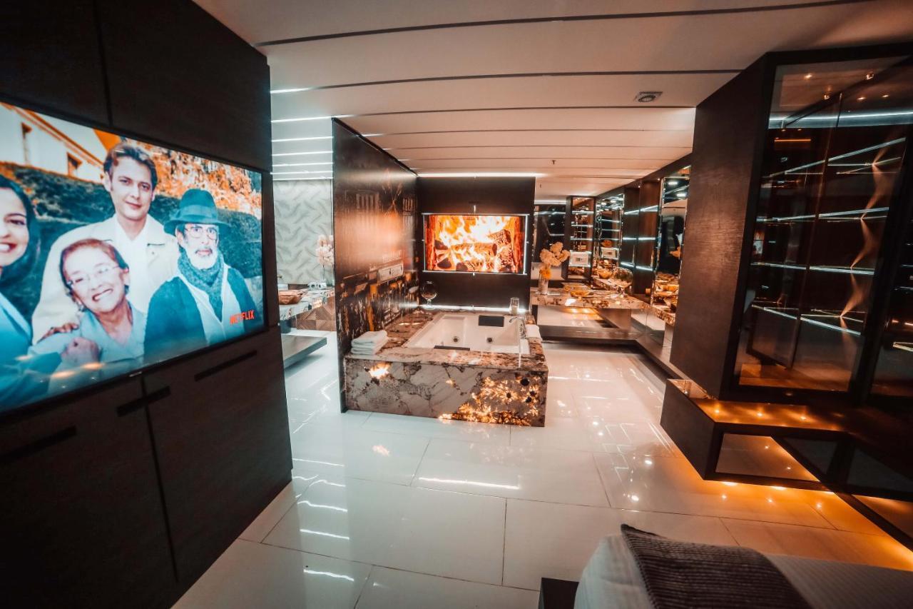 1Million Luxury Suites Medellín Exteriör bild