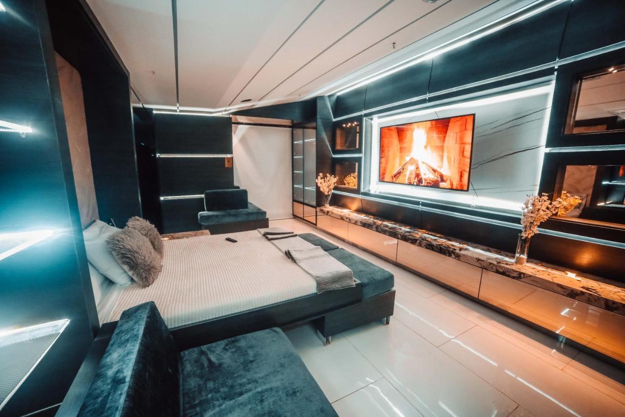 1Million Luxury Suites Medellín Exteriör bild