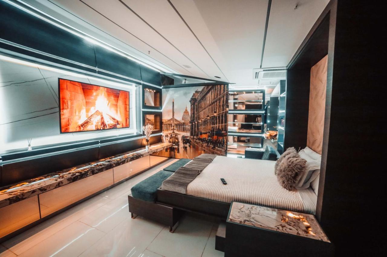 1Million Luxury Suites Medellín Exteriör bild