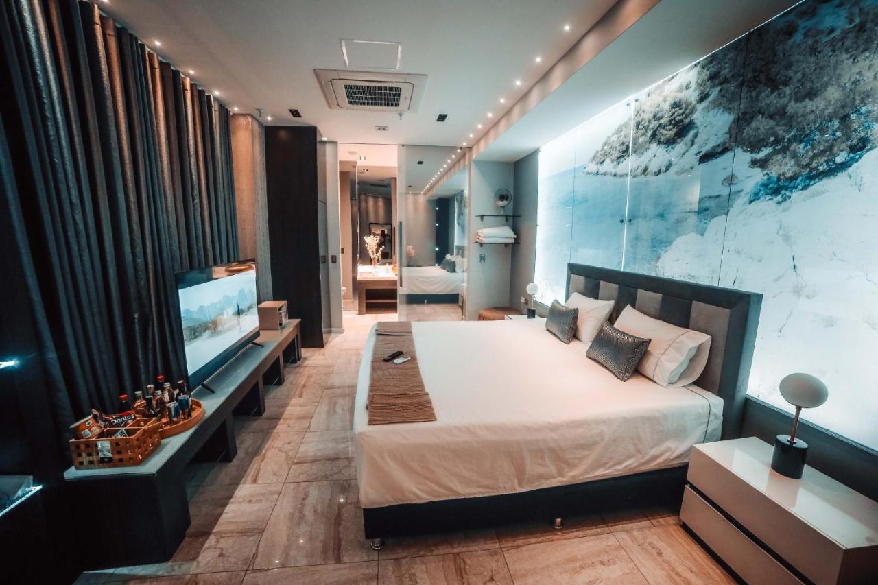 1Million Luxury Suites Medellín Exteriör bild