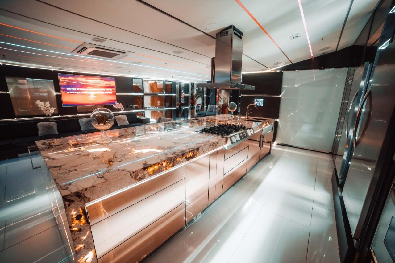 1Million Luxury Suites Medellín Exteriör bild