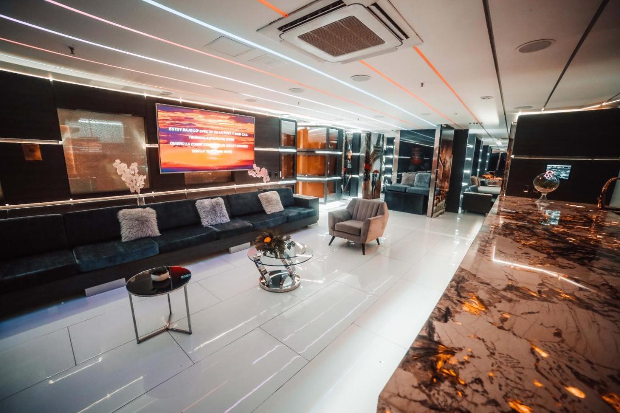 1Million Luxury Suites Medellín Exteriör bild