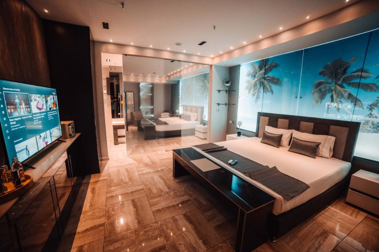 1Million Luxury Suites Medellín Exteriör bild