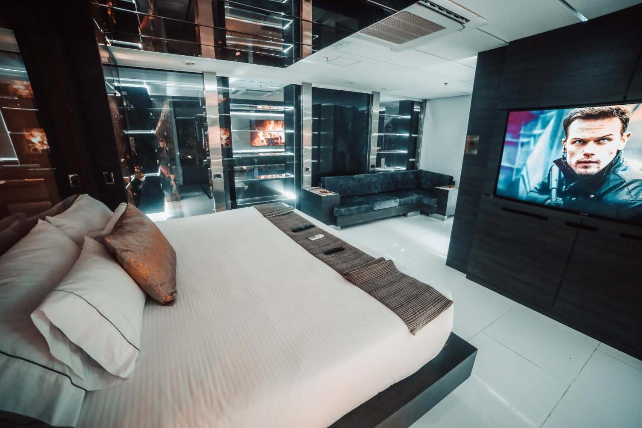 1Million Luxury Suites Medellín Exteriör bild