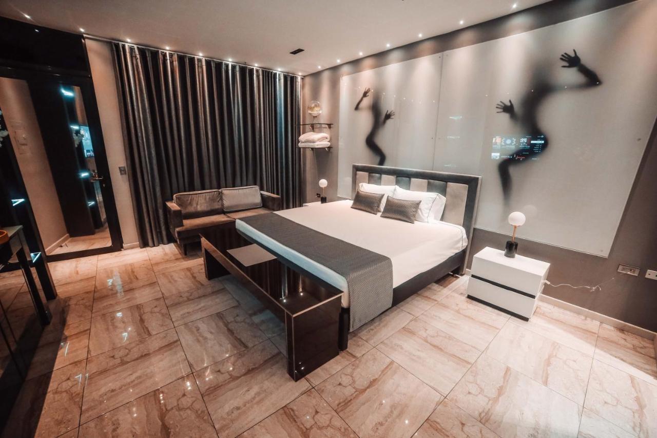 1Million Luxury Suites Medellín Exteriör bild
