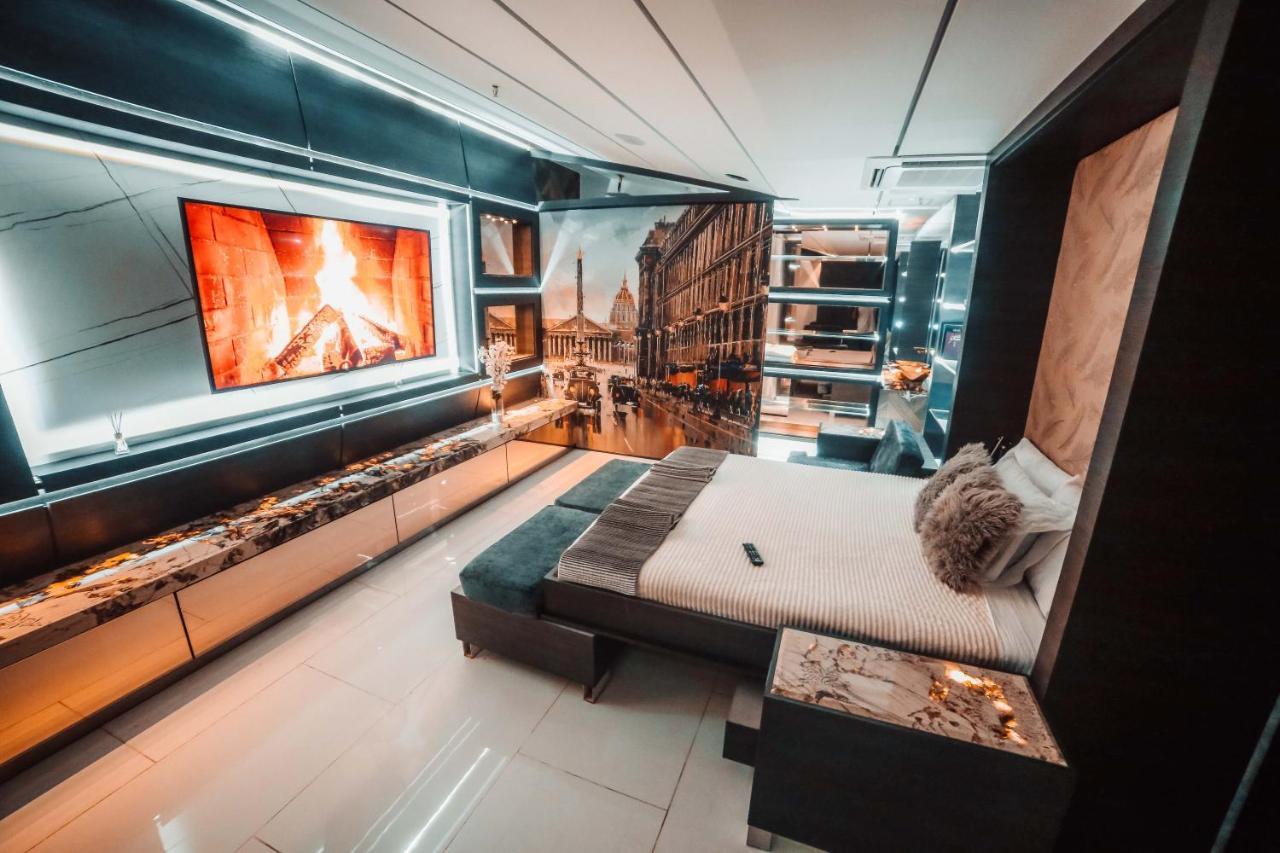 1Million Luxury Suites Medellín Exteriör bild