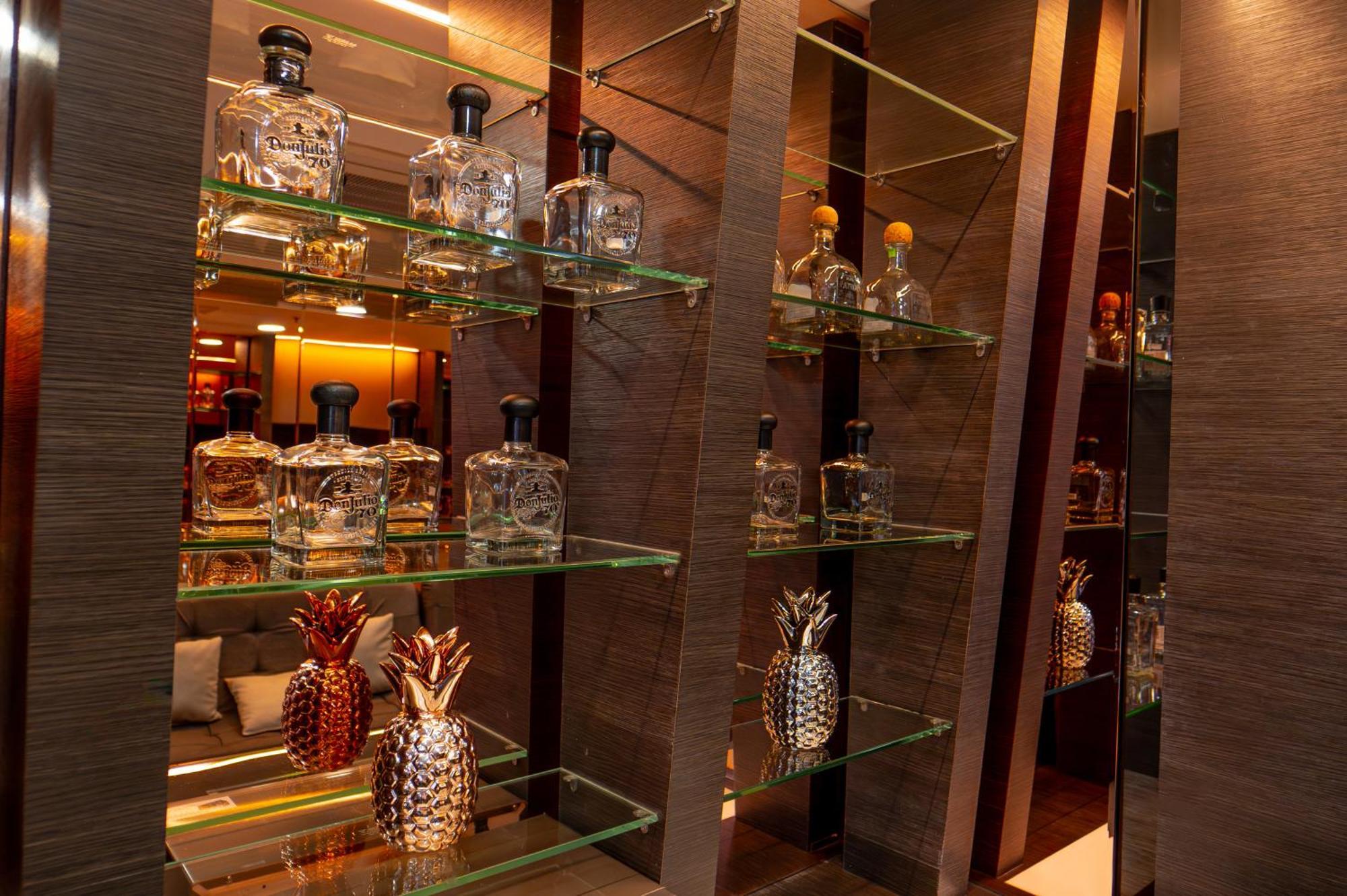 1Million Luxury Suites Medellín Exteriör bild