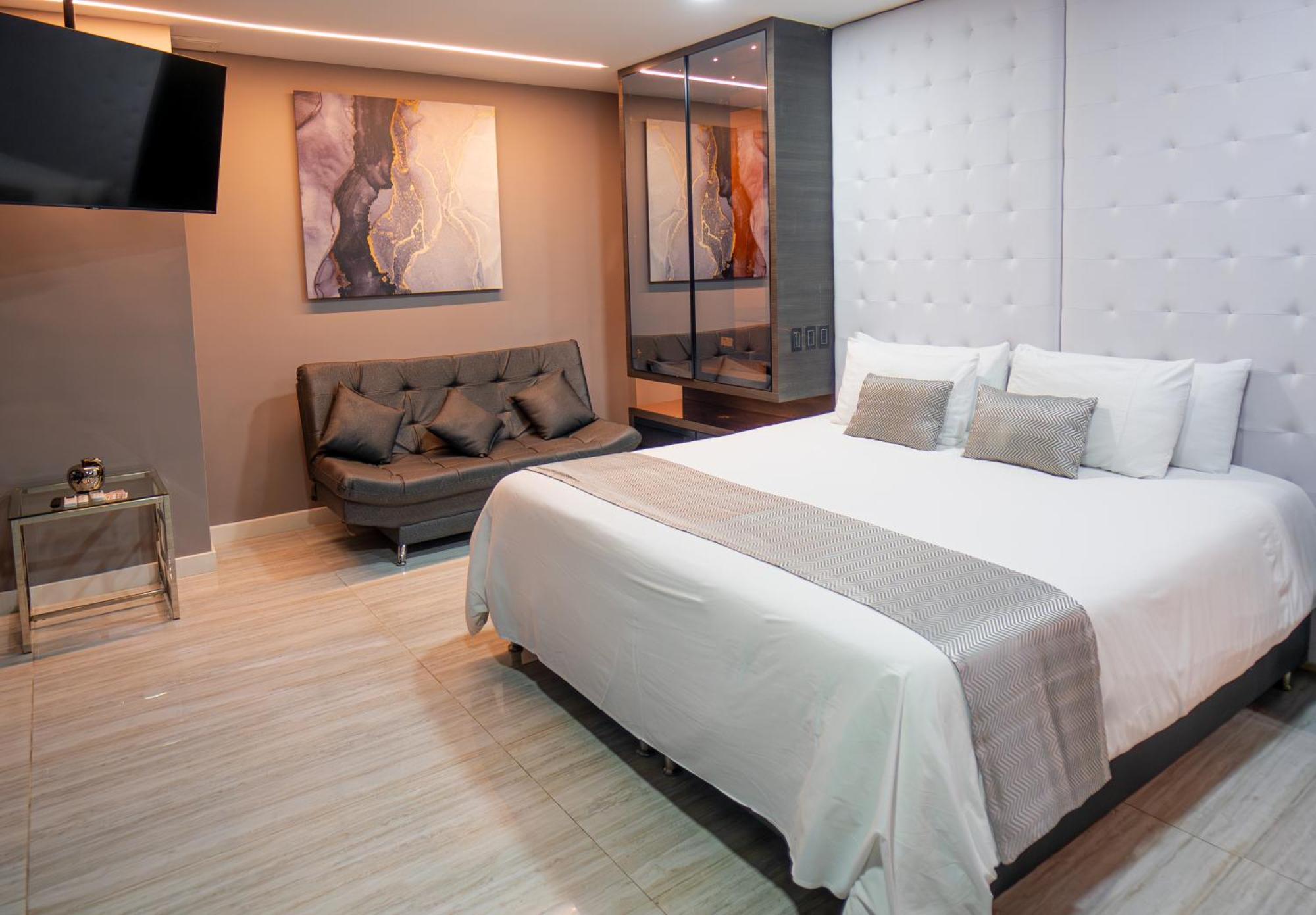 1Million Luxury Suites Medellín Exteriör bild