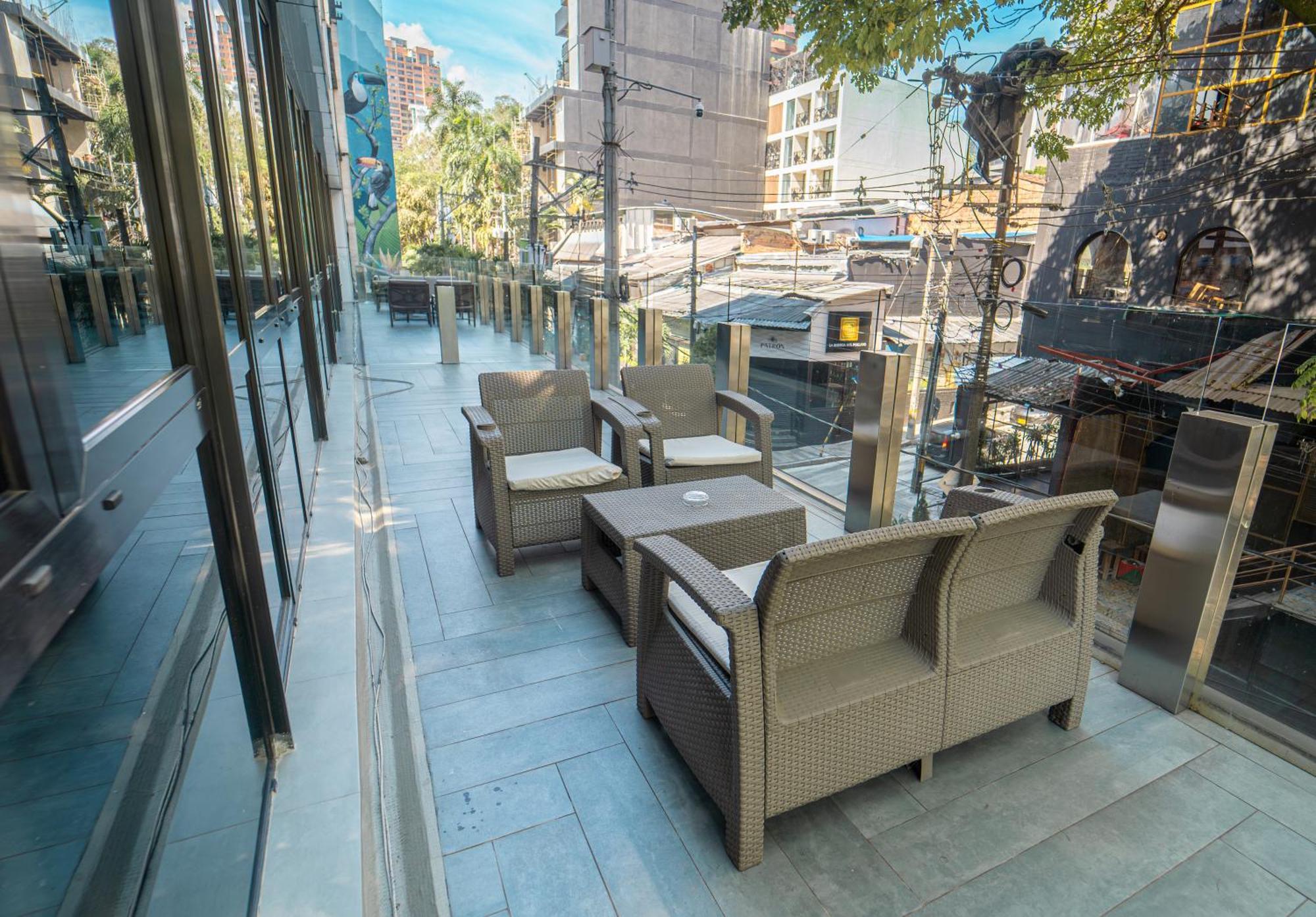 1Million Luxury Suites Medellín Exteriör bild